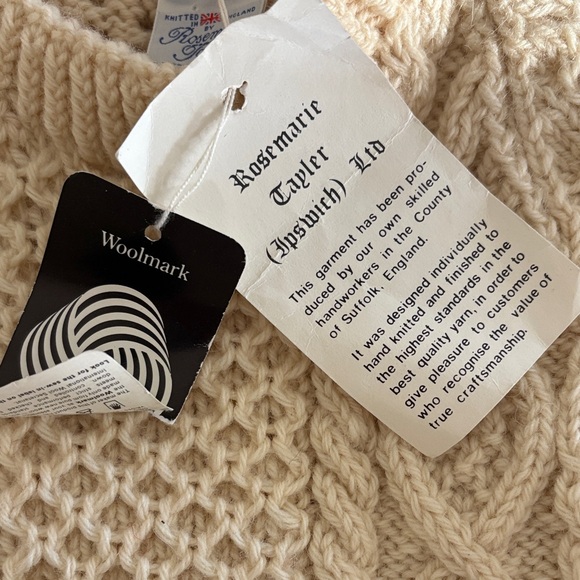 Child’s Cozy Cable Knit Wool Sweater- Vintage Handmade - Picture 3 of 12